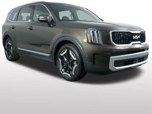 Certified 2024 Kia Telluride EX w/ EX Captain's Chair Package AWD/4WD image 3