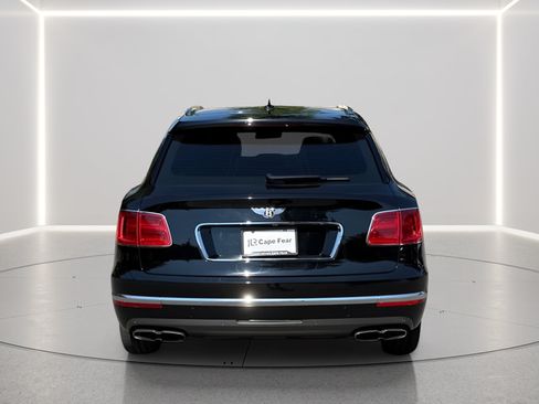 Used 2019 Bentley Bentayga AWD/4WD image 4