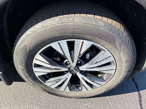 Certified 2023 Nissan Rogue SV w/ SV Premium B Package AWD/4WD image 9