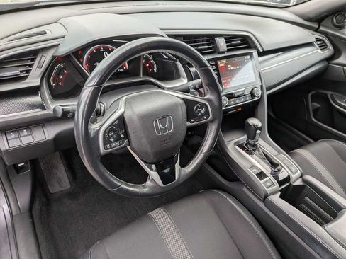 Used 2019 Honda Civic Sport image 2