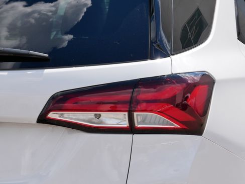 Used 2022 Chevrolet Equinox RS w/ Infotainment Package AWD/4WD image 17