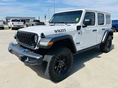 Used 2024 Jeep Wrangler Unlimited AWD/4WD image 34
