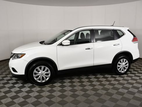 Used 2015 Nissan Rogue S AWD/4WD image 9