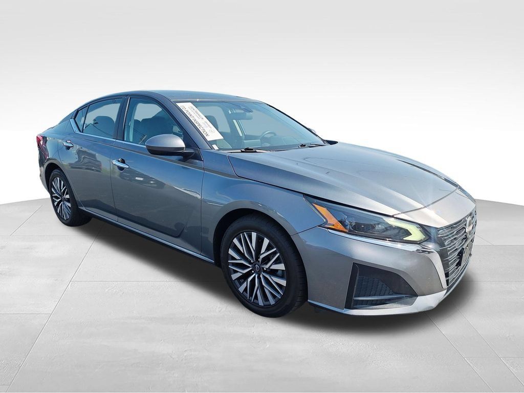 Used 2023 Nissan Altima 2.5 SV FWD image 7