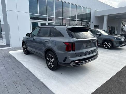 Used 2021 Kia Sorento S w/ Panoramic Sunroof Package FWD image 3