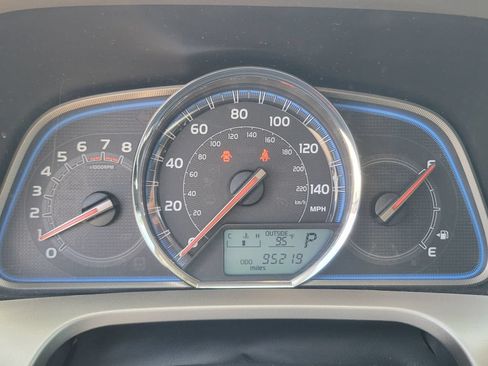 Used 2014 Toyota RAV4 Limited w/ Technology Package AWD/4WD image 24