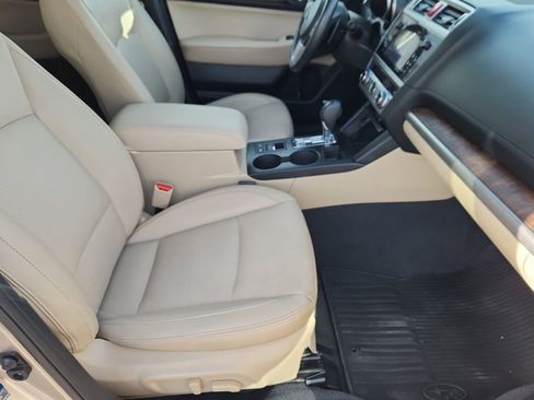 Used 2017 Subaru Outback 2.5i Limited image 12