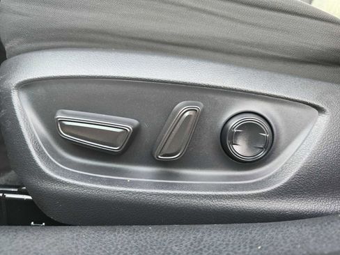 Used 2019 Toyota Camry LE image 23