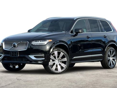 Certified 2025 Volvo XC90 B6 Plus w/ Protection Package Premier image 2