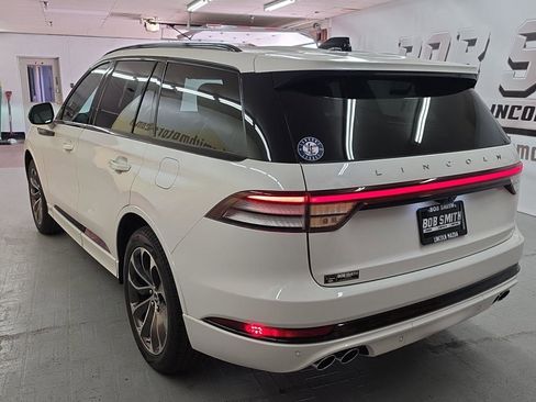 New 2026 Lincoln Aviator AWD image 11