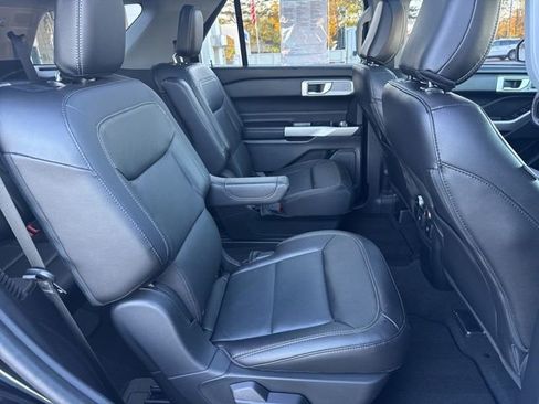 Used 2022 Ford Explorer Limited w/ Equipment Group 301A image 12