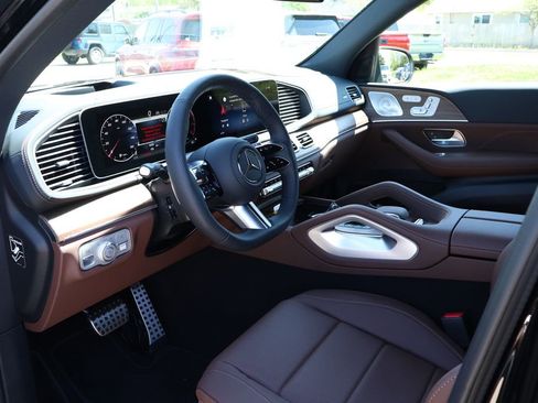 New 2025 Mercedes-Benz GLS 450 4MATIC image 11