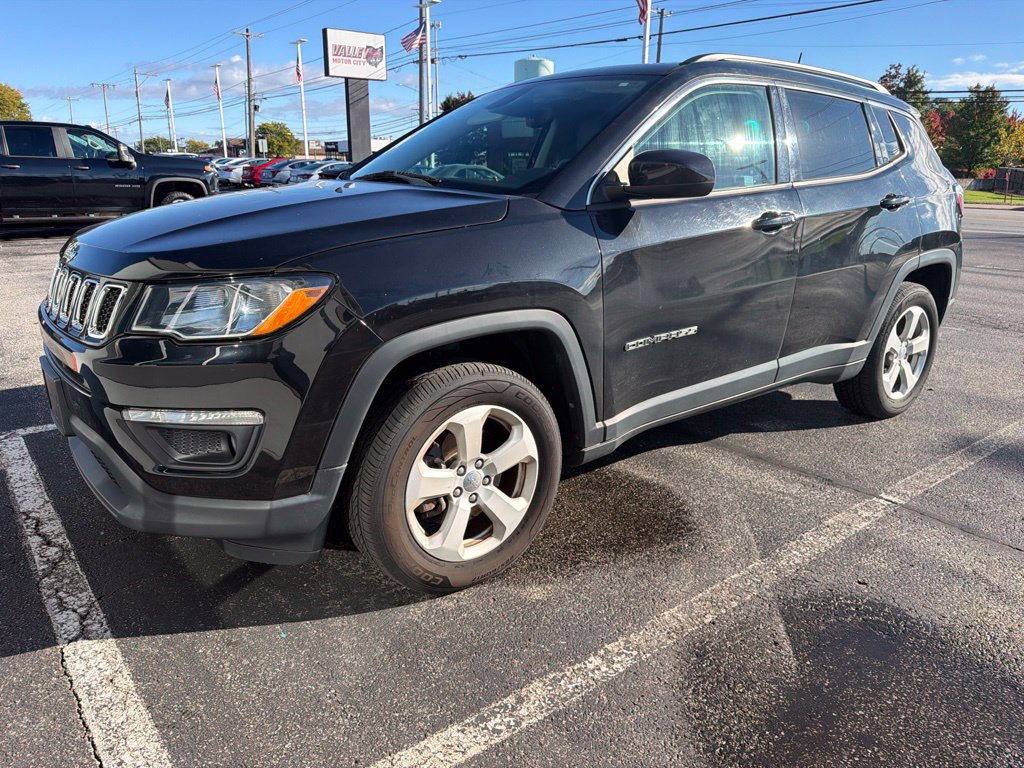 Used 2018 Jeep Compass Latitude AWD/4WD image 2