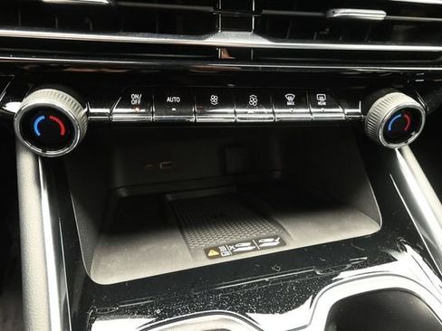 New 2026 Chevrolet Traverse LT w/ LPO, Floor Liner Package FWD image 40