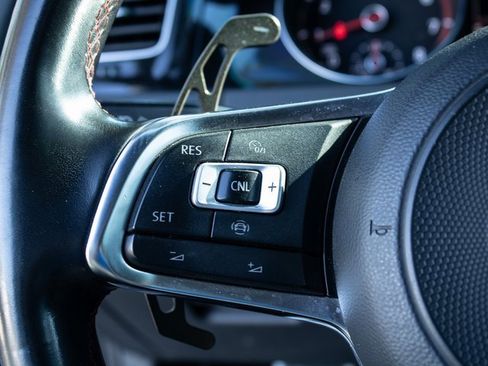 Used 2020 Volkswagen GTI SE image 11