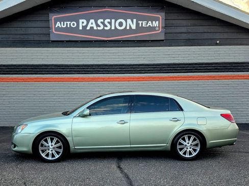 Used 2008 Toyota Avalon Limited FWD image 2
