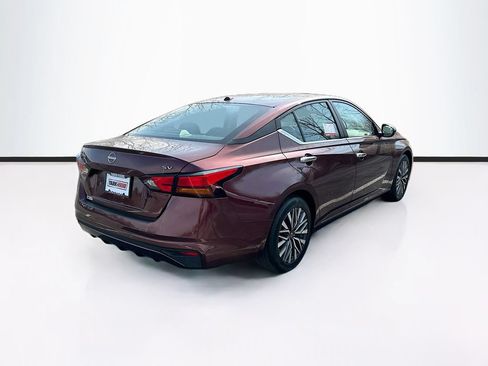 Certified 2024 Nissan Altima 2.5 SV FWD image 11