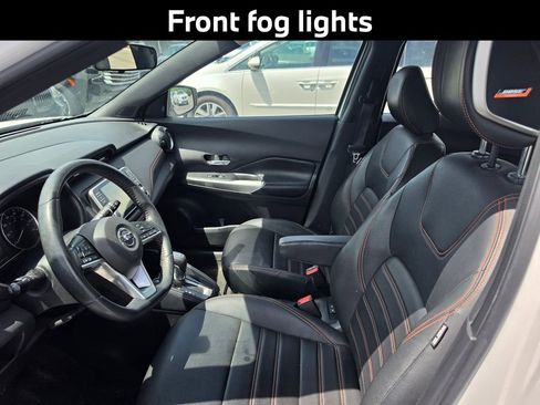 Used 2019 Nissan Kicks SR w/ SR Premium Package FWD image 9