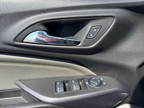 Certified 2025 Chevrolet Trax ACTIV w/ Sunroof Package FWD image 15