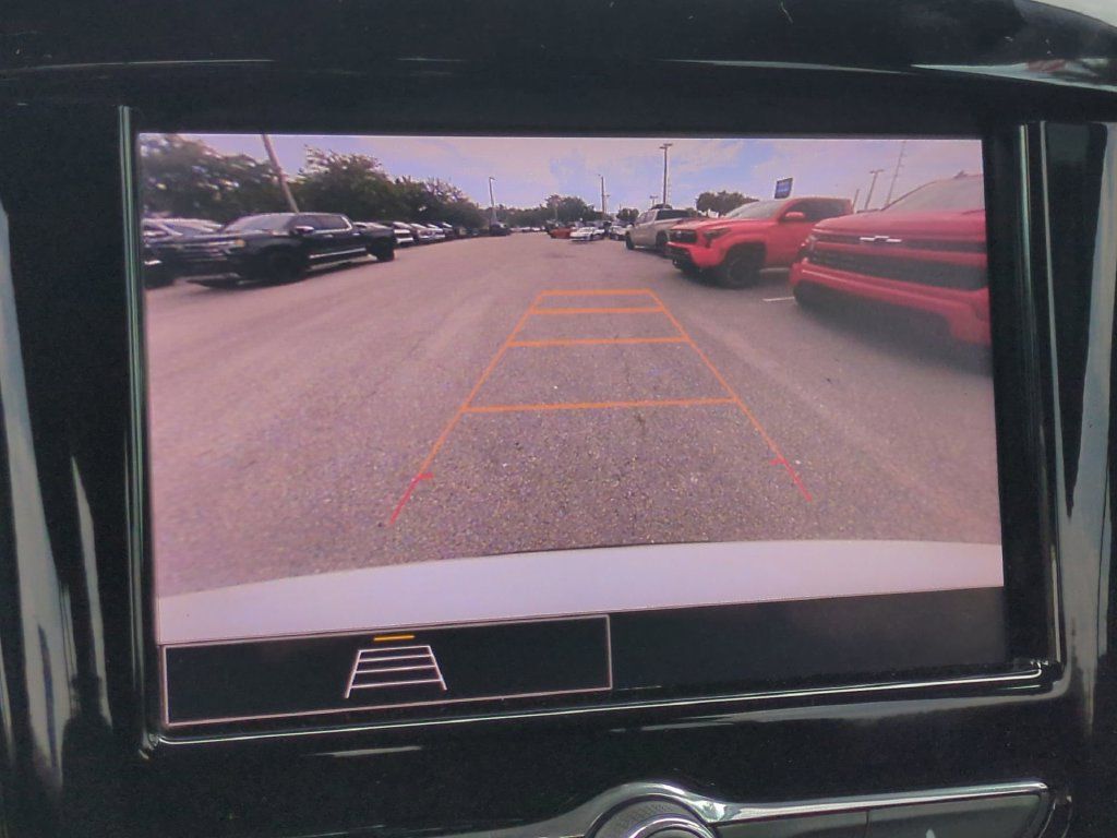 Used 2020 Chevrolet Traverse LS FWD image 24