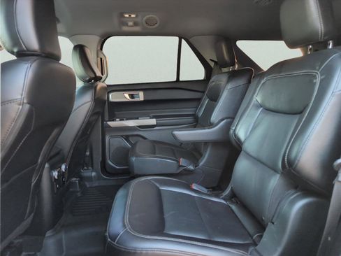 Used 2022 Ford Explorer Limited w/ Equipment Group 301A image 29