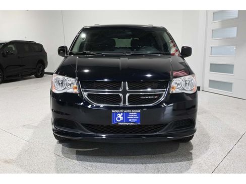 Used 2015 Dodge Grand Caravan SXT FWD image 4