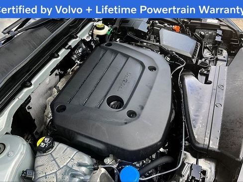 Certified 2025 Volvo XC40 B5 Core image 42