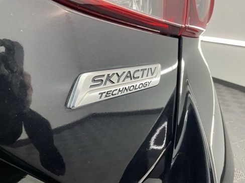 Used 2017 MAZDA MAZDA3 Grand Touring image 27