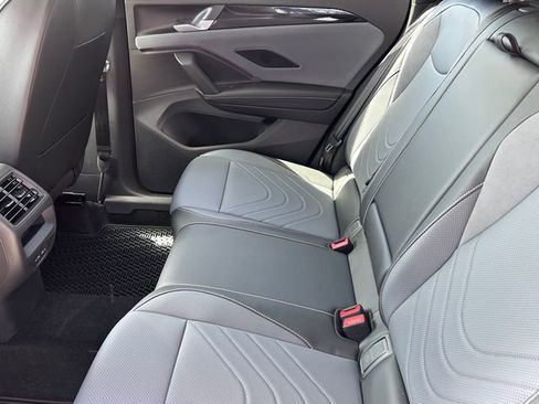 New 2026 Volkswagen Tiguan SE R-Line FWD image 21