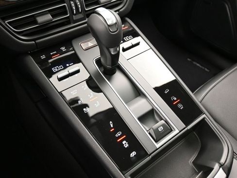 New 2026 Porsche Macan GTS AWD/4WD image 22
