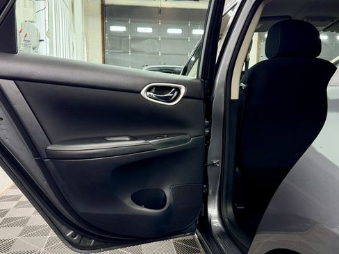 Used 2019 Nissan Sentra SV image 6