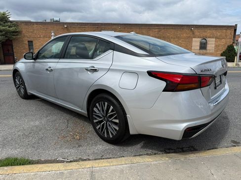 Used 2023 Nissan Altima 2.5 SV AWD/4WD image 6