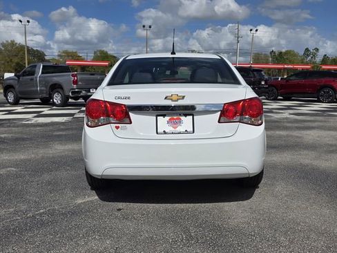 Used 2014 Chevrolet Cruze LS image 4
