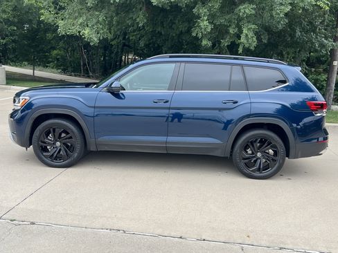 Certified 2023 Volkswagen Atlas SE w/ Panoramic Sunroof Package FWD image 7