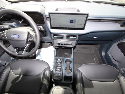 New 2026 Ford Maverick Lobo image 20