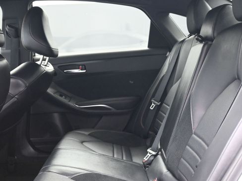 Used 2022 Toyota Avalon Touring image 18