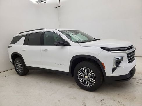 New 2026 Chevrolet Traverse LT w/ Driver Confidence Package image 1