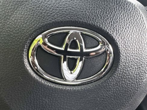 Used 2023 Toyota Corolla LE w/ LE Convenience Package FWD image 32