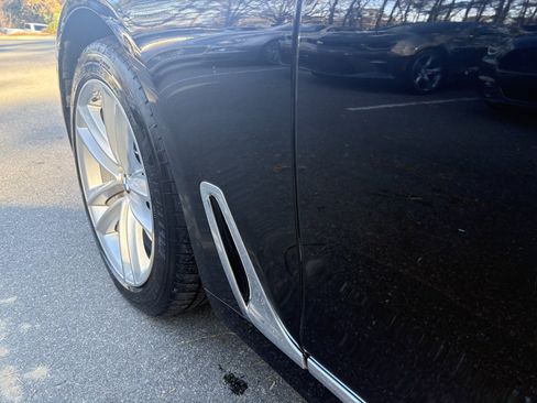 Used 2018 BMW 750i image 12