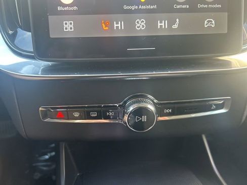 Used 2025 Volvo XC90 B6 Plus image 25