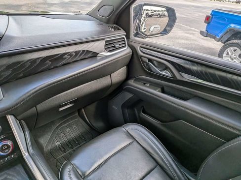 Used 2022 GMC Yukon Denali w/ Advanced Technology Package AWD/4WD image 20