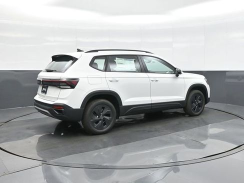 Used 2025 Volkswagen Taos S w/ Taos MDO Package image 7