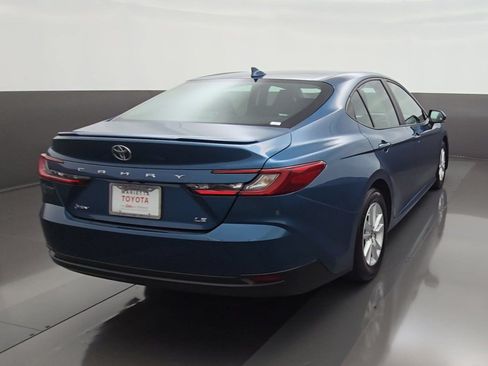 Used 2025 Toyota Camry LE w/ Convenience Package FWD image 6