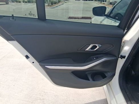 Used 2024 BMW 330i Sedan w/ Convenience Package RWD image 15