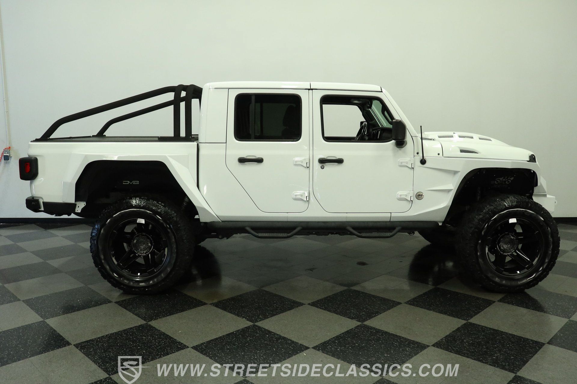 Used 2022 Jeep Gladiator Sport AWD/4WD image 13