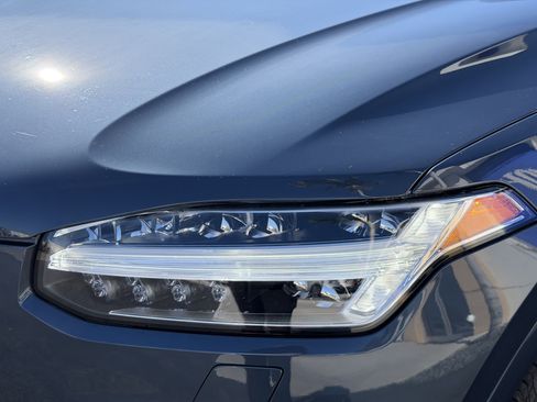 Certified 2022 Volvo XC90 T5 Momentum image 8