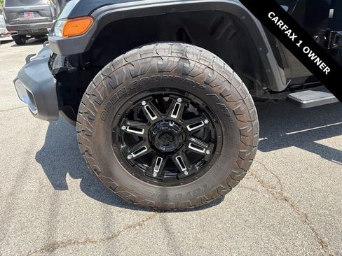 Used 2024 Jeep Gladiator Sport AWD/4WD image 18