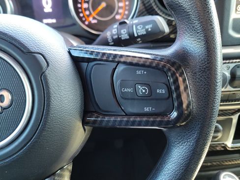 Used 2022 Jeep Wrangler Sport AWD/4WD image 21
