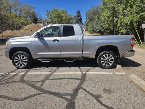 Used 2017 Toyota Tundra SR5 w/ SR5 Upgrade Package AWD/4WD image 2