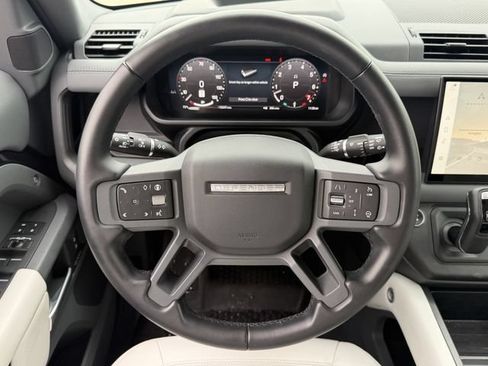 Used 2025 Land Rover Defender 110 X-Dynamic SE AWD/4WD image 12